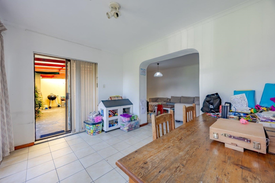 8 Bedroom Property for Sale in Lakeside Western Cape